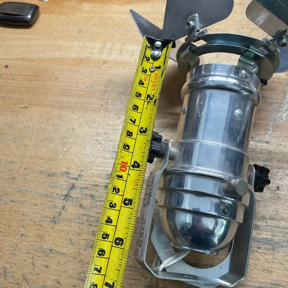 Par 16 studio light new 
With accessories - Picture 3 of 9